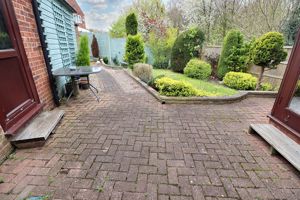 ENDEAN COURT- click for photo gallery